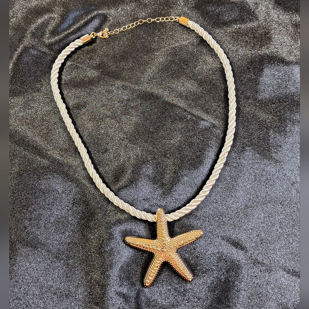 Starfish Rope Necklace - Picture 2 of 2